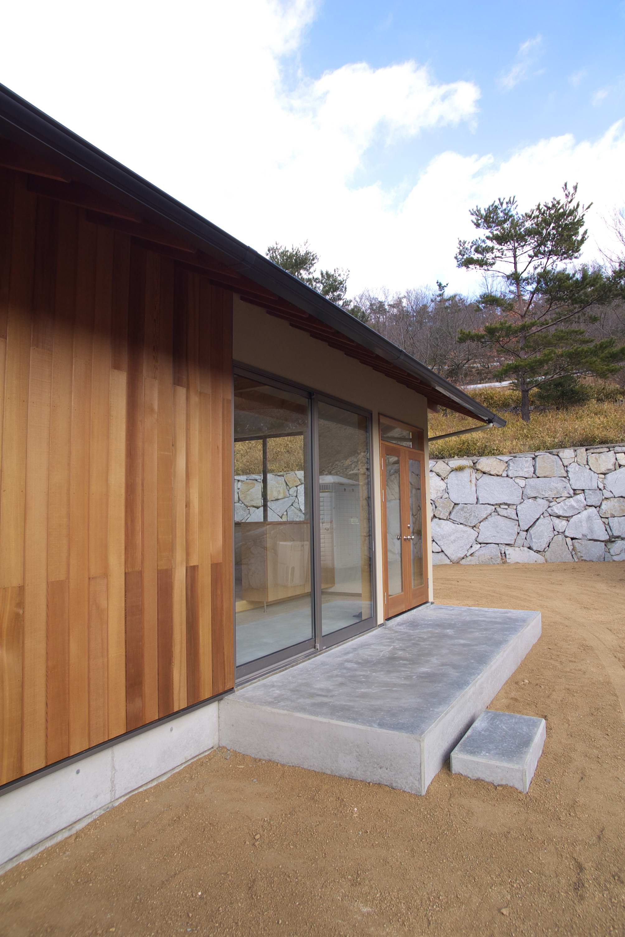岩波邸外_p1.jpg
