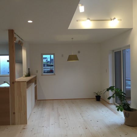 鬼無町のお家(ﾘﾋﾞﾝｸﾞ).jpg