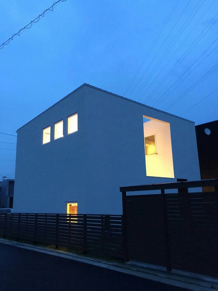 香川邸夜 (1).jpg
