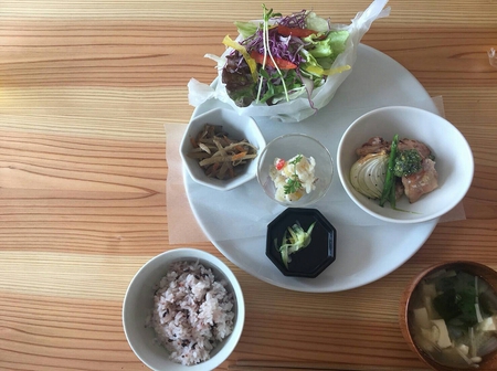 暮らしの森ランチ.jpg