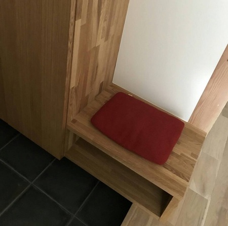 玄関ベンチ.jpg